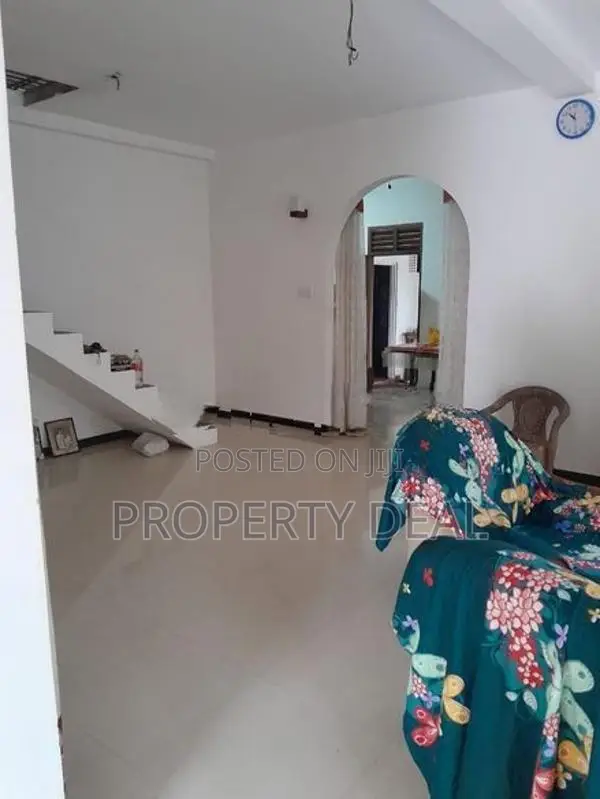 6 BR House for Sale in Maharagama - PDH211