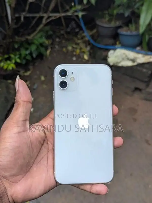 Apple iPhone 11 (Used)