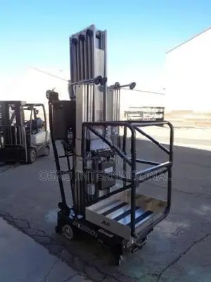 JLG 38AM Vertical Mast Personnel Manlift