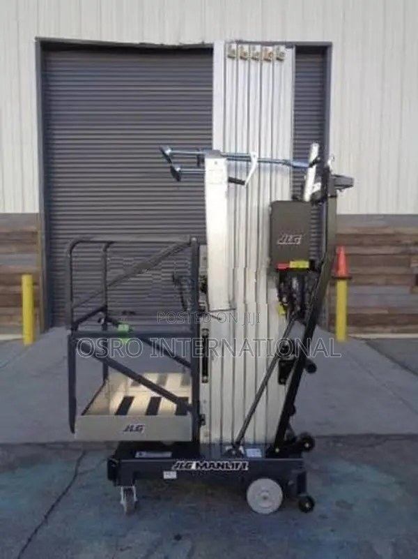 JLG 38AM Vertical Mast Personnel Manlift