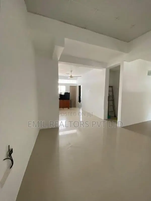 Spacious 2 Bedroom Apartment for Rent at Fife Road, Colombo 05 (EM029S