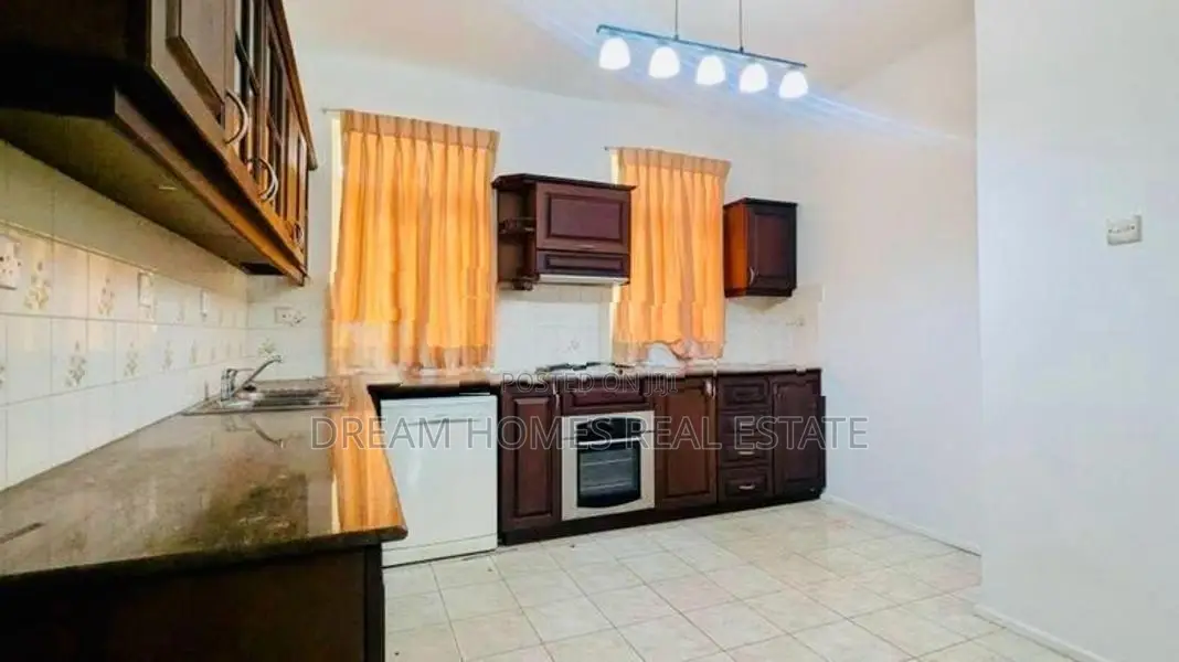 Spacious 4-Bedroom House For Rent – Nawala