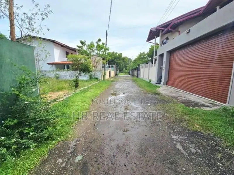 12 Perches Residential Bare Land For Sale In Battaramulla