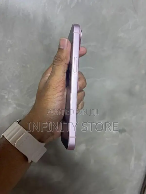 Apple iPhone 15 128GB (Used)