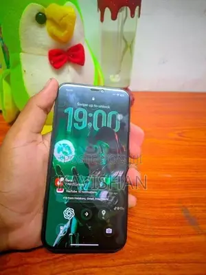 Apple iPhone 12 (Used)