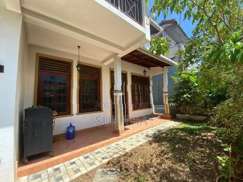 Mount Lavinia 5 Bedroom House for Sale