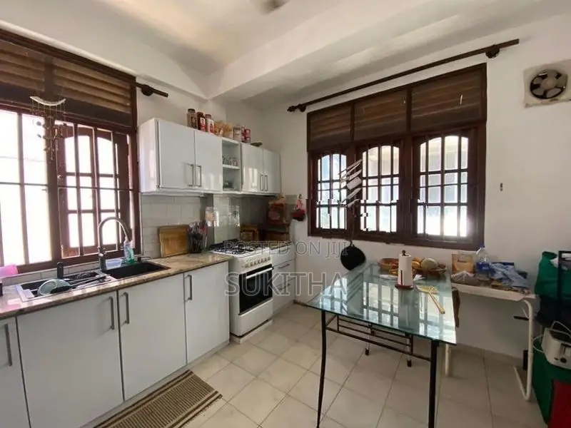 Mount Lavinia 5 Bedroom House for Sale