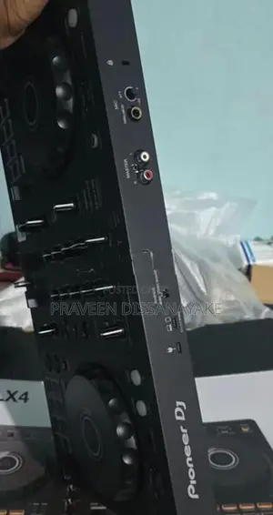 Console FLX4