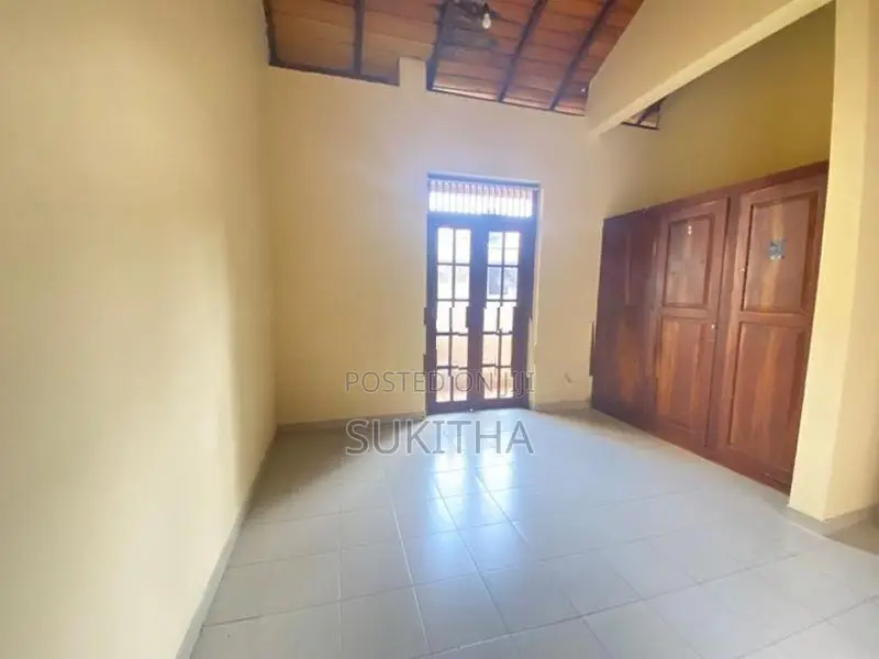 Nugegoda 4bedroom Upstair House for Sale