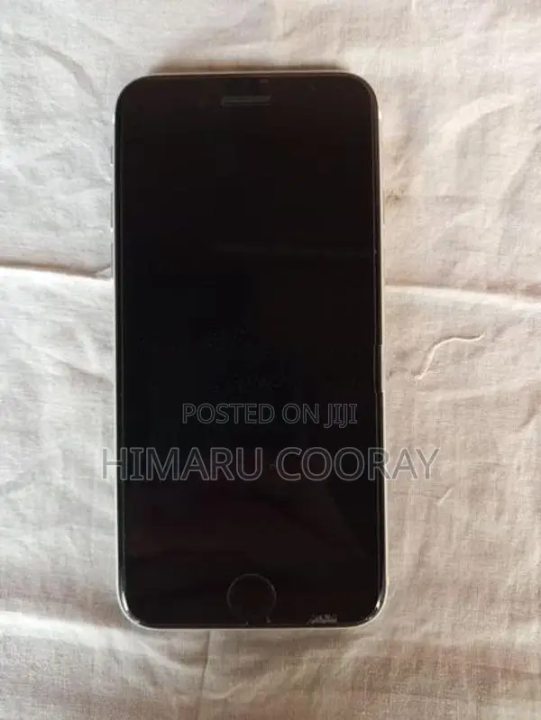 Apple iPhone SE 2 (Used)