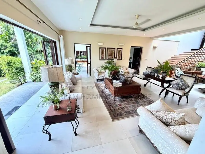 Spacious 6 Br / 5 Ba House for Sale – Colombathanthri Mw, Ethul Kotte