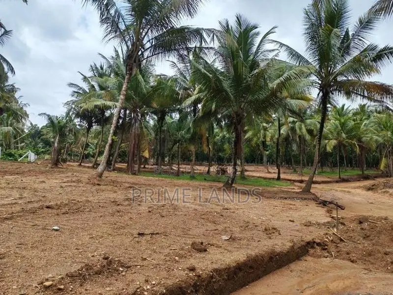 කුරුණෑගල අධිවේගී පිවිසුමට ළගින් ඉඩමක්