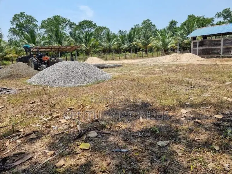 Farm House with Sand Yard for Sale in Batticaloa