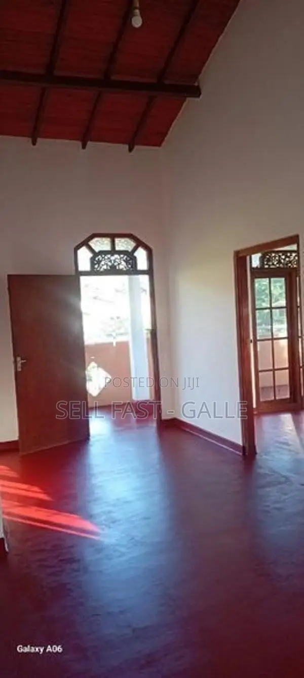 House(Upstairs) For Rent In Karapitiya