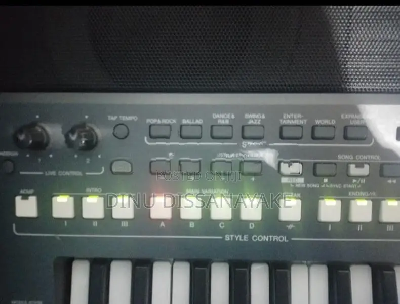 Yamaha PSR 670 Keyboard