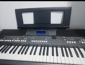 Yamaha PSR 670 Keyboard