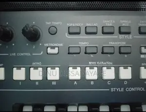 Yamaha PSR 670 Keyboard