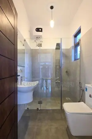 Brand-New Luxury House Pannipitiya Arawwala - 900 m to High-Level Rd