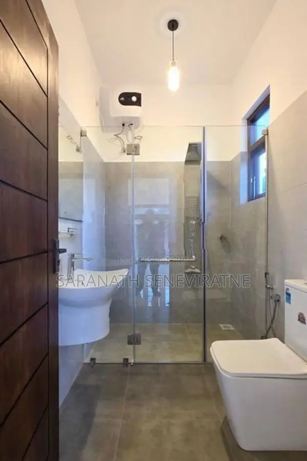 Brand-New Luxury House Pannipitiya Arawwala - 900 m to High-Level Rd