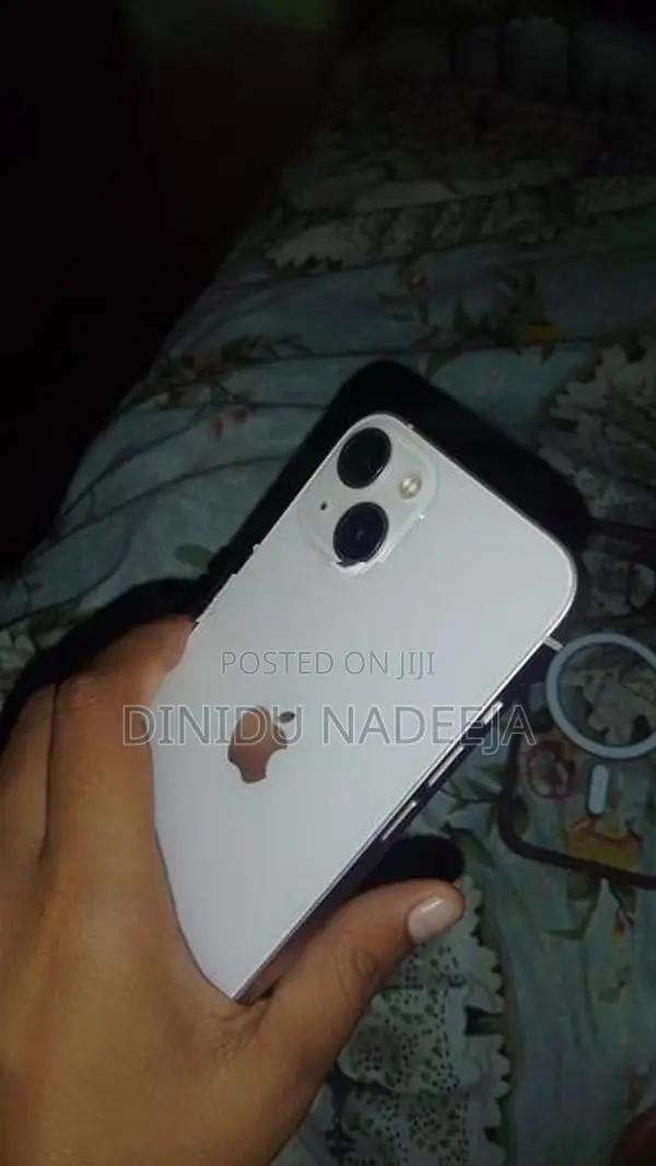 Apple iPhone 13 (Used)