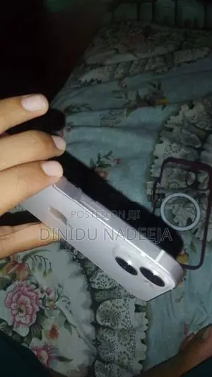 Apple iPhone 13 (Used)