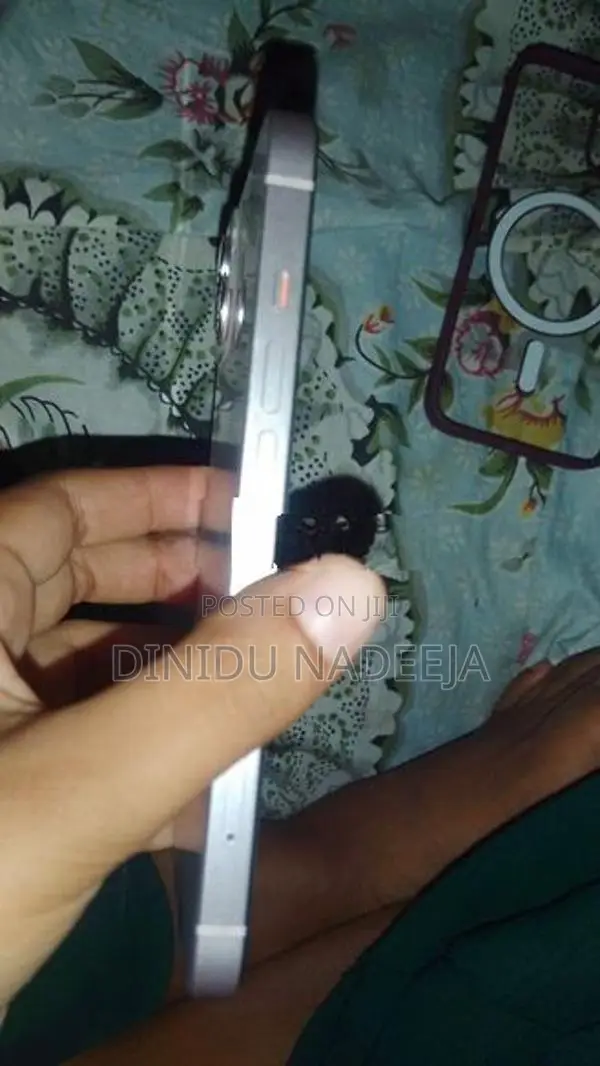 Apple iPhone 13 (Used)