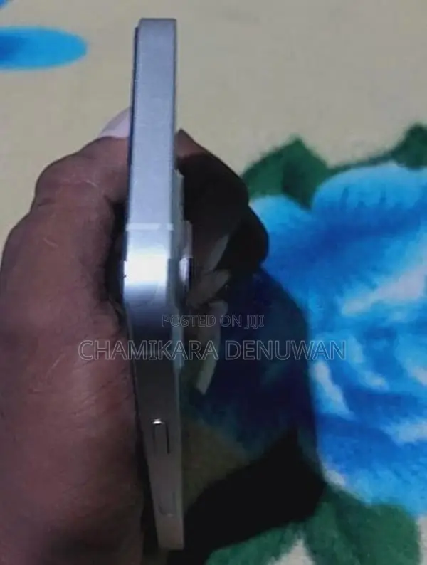 Apple iPhone 13 (Used)