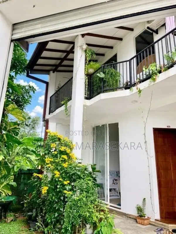 Padyfield Facing New House At Bralesgamuwa In Boralesgamuwa