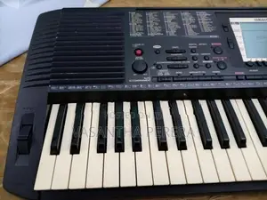YAMAHA PSR 630