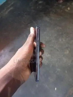 Samsung Galaxy S22 (Used)