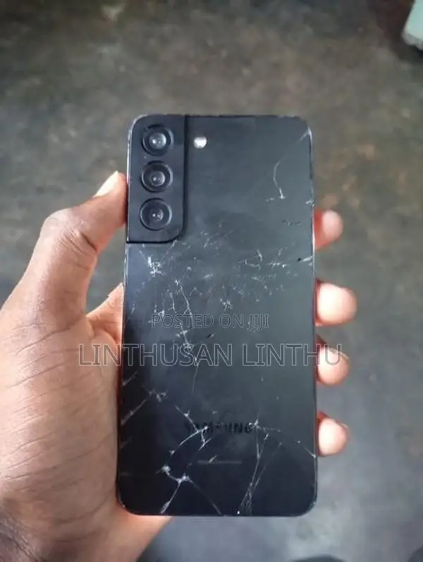 Samsung Galaxy S22 (Used)