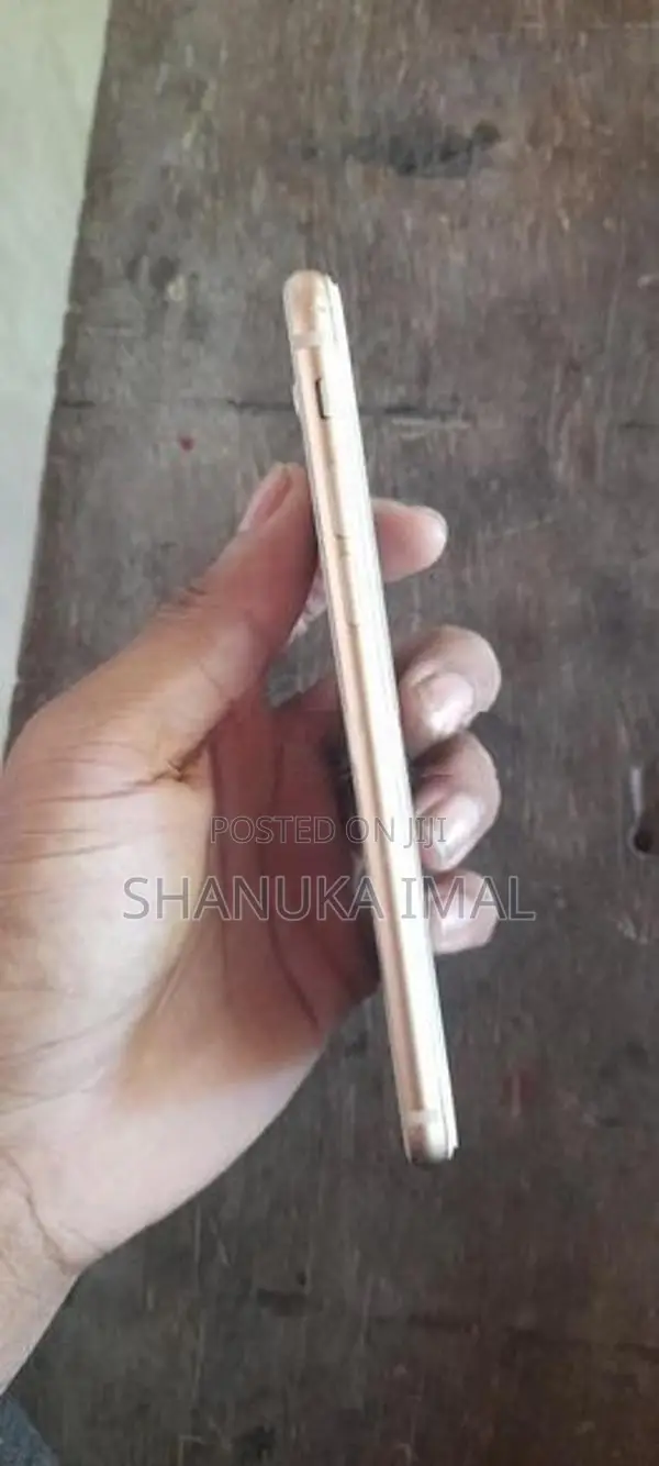 Apple iPhone 8 (Used)