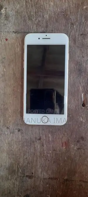 Apple iPhone 8 (Used)