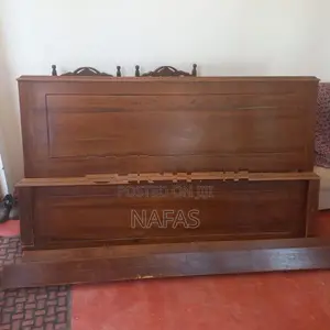 6x6.5 Box Bed with Mattress