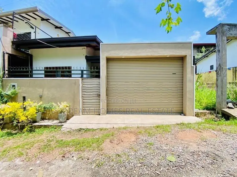 Single-Storey House for Sale – Athurugiriya