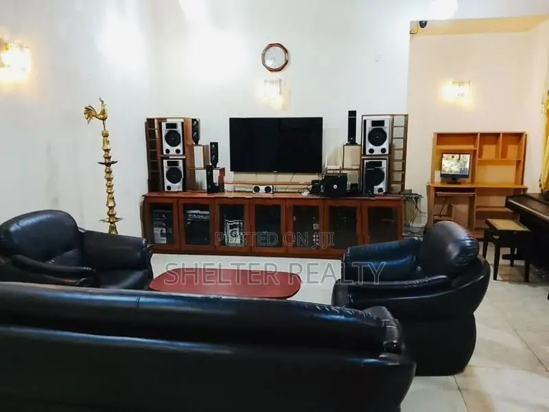 Luxury 5 Bedroom house for rent in Thalawathugoda