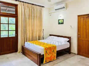 Luxury 5 Bedroom house for rent in Thalawathugoda