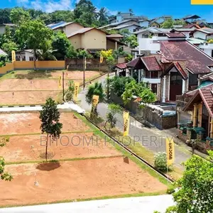 Land For Sale Close TO Highway D In Athurugiriya