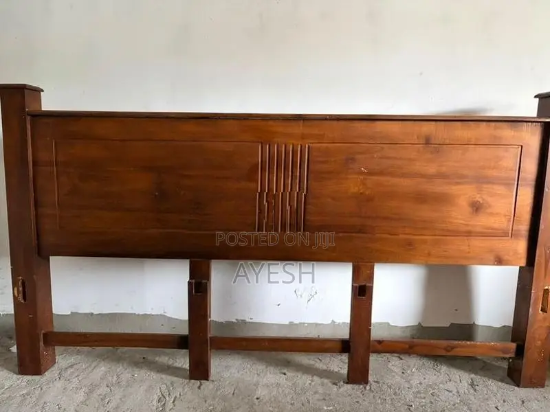 King Size Bed (6 × 6 Ft)