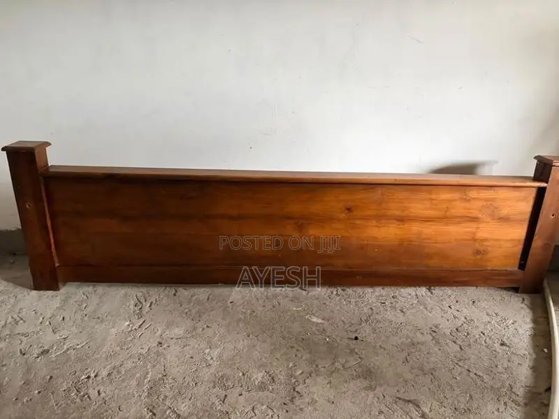 King Size Bed (6 × 6 Ft)
