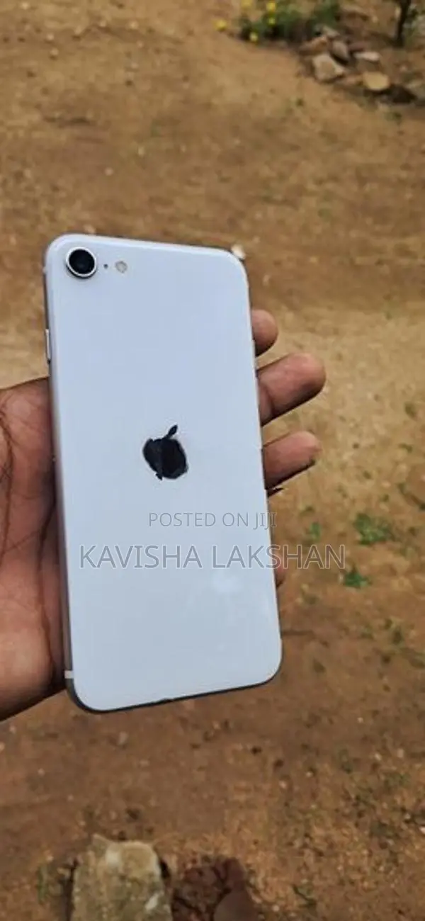 Apple iPhone SE 2 (Used)