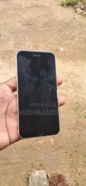 Apple iPhone SE 2 (Used)