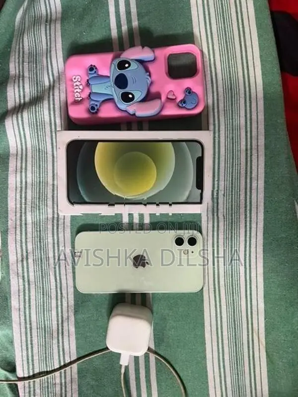 Apple iPhone 12 (Used)
