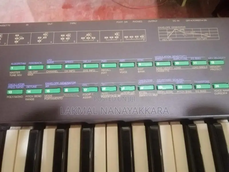 YAMAHA DX27 Vintage Synthesizer
