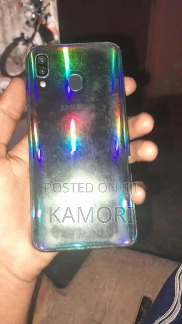 Samsung Galaxy A40 (Used)