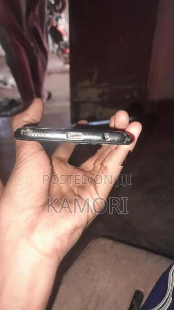 Samsung Galaxy A40 (Used)