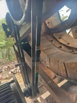 D1 Coconut Husk Chips Cutter Machine
