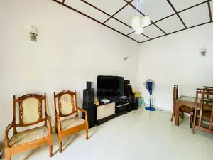 3-Bedroom House for Sale in Athurugiriya