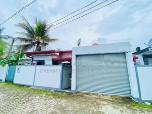 3-Bedroom House for Sale in Athurugiriya