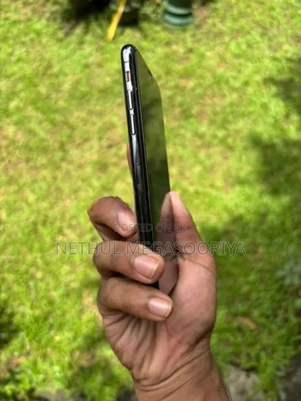 Apple iPhone X (Used)